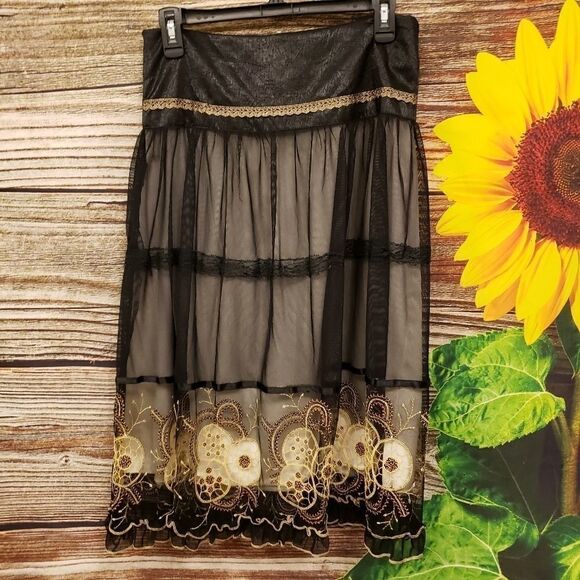 Annie black sheer/ gold & copper skirt Pre-owned - Picture 1 of 6